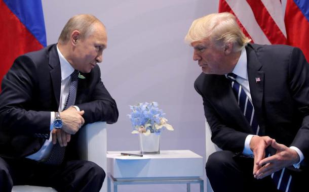 Putin e Trump em conversa frente a frente
