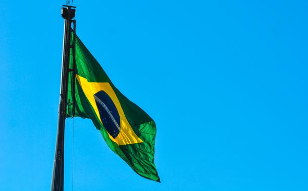 Troca da Bandeira Nacional marca festividades do aniversário de Brasília.