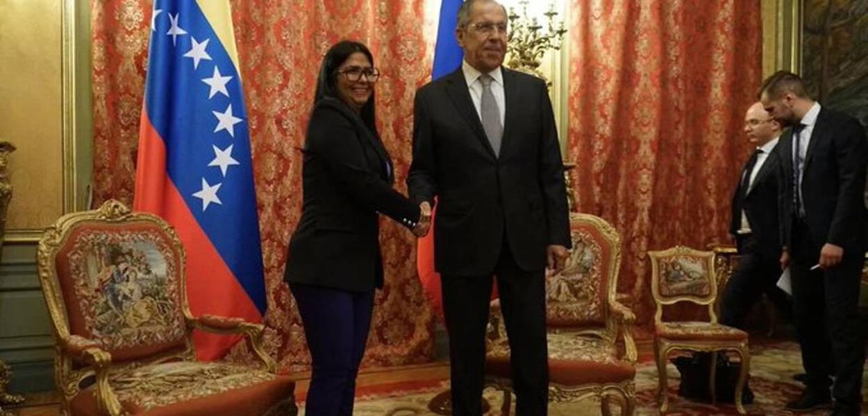 Sergey Lavrov e Delcy Rodríguez