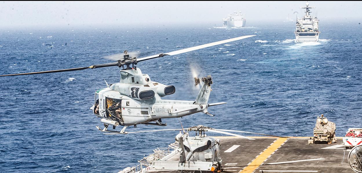 Navios e aeronaves militares dos EUA no Mar Arábico