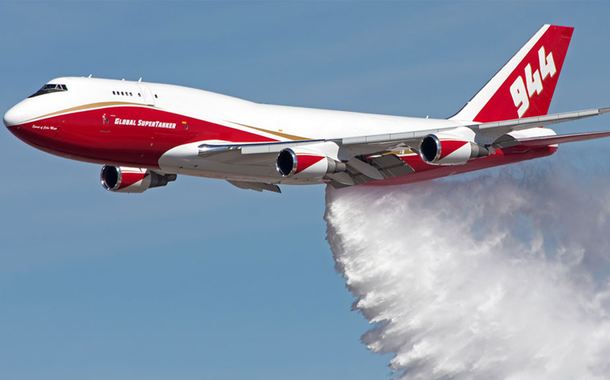 Evo contrata avião supertanque para combater incêndios na Amazônia