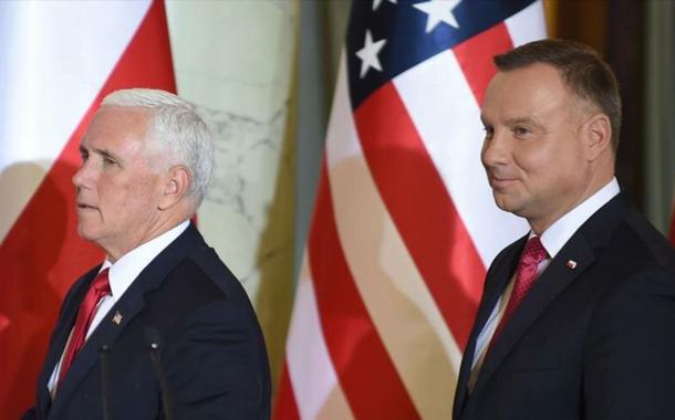 Mike Pence, vice-presidente dos EUA, e A.Duda, presidente da Polônia