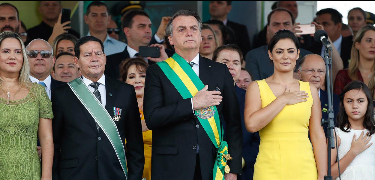 Jair Bolsonaro durante desfile cívico por ocasião do Dia da Pátria