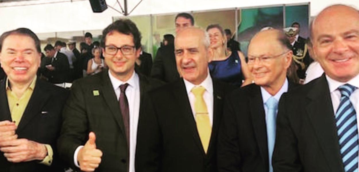 Donos de emissoras posam para foto no Sete de Setembro