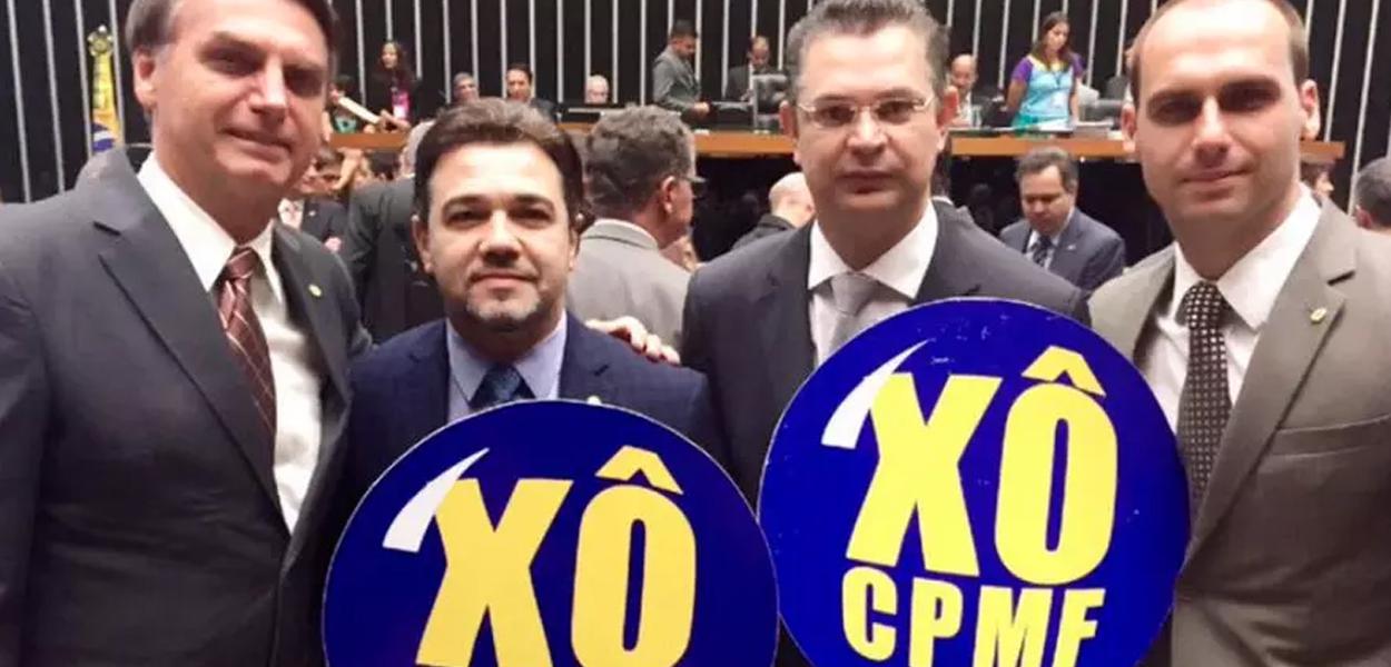 Bolsonaro, Marco Feliciano, Sóstenes Cavalcante e Eduardo Bolsonaro contra a CPMF em 2015