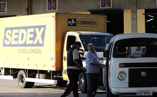 Centro de Tratamento de Encomendas dos Correios em Benfica