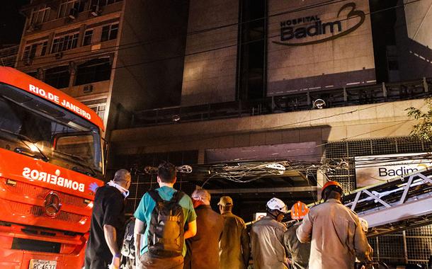 Incêndio atinge prédio do Hospital Badim no Rio de Janeiro
