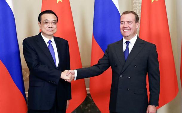Li Keqiang e Medvedev