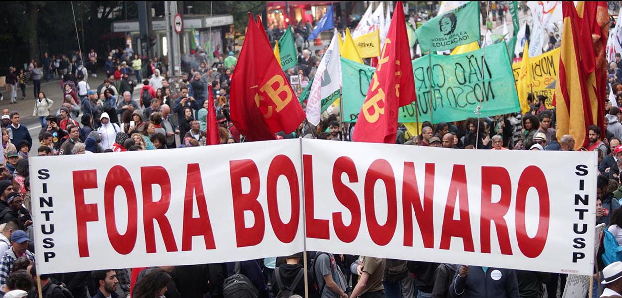 Manifestantes pedem fim do Governo Bolsonaro