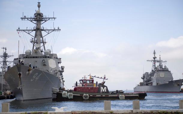 Navio USS Nitze dos Estados Unidos
