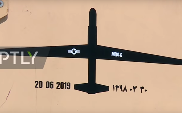 Exibição em Teerã, Irã, de coleção de drones estrangeiros capturados.