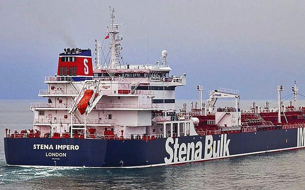 Irã libera petroleiro britânico capturado há dois meses