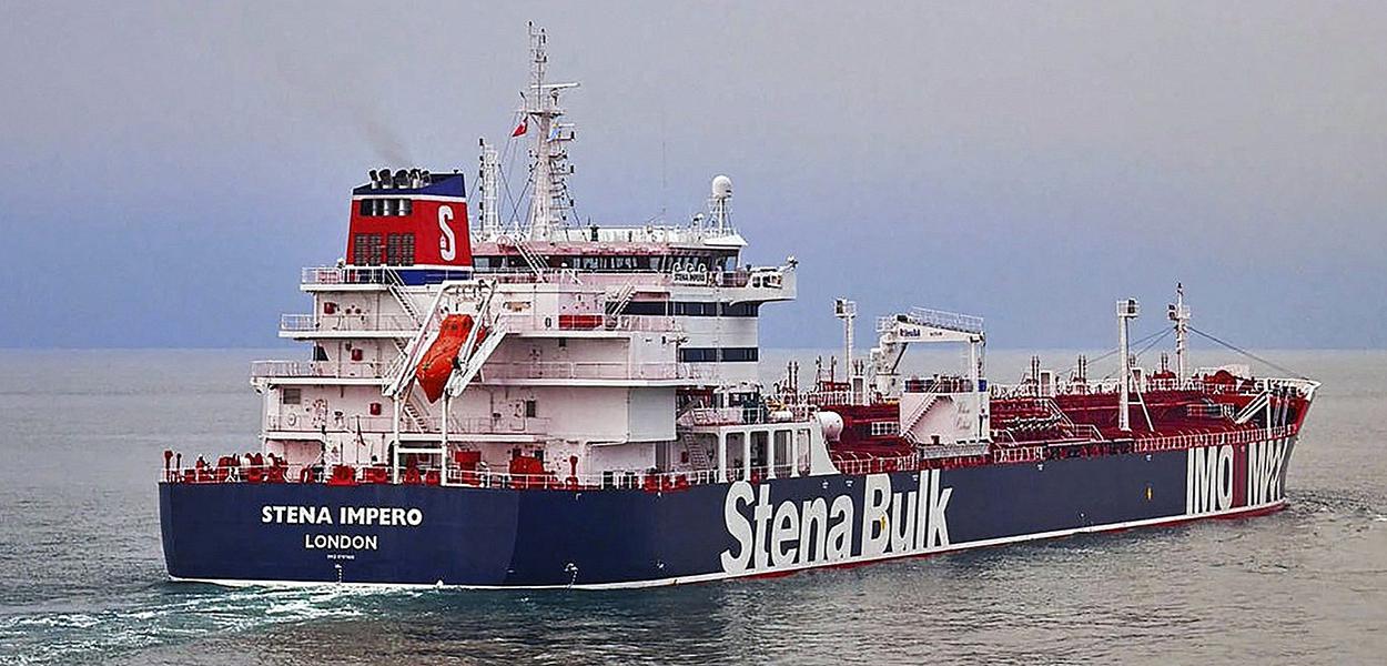 Irã libera petroleiro britânico capturado há dois meses