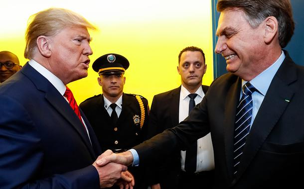 Bolsonaro passa 17 segundos com Trump em NY