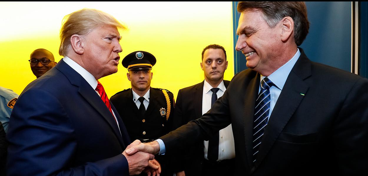 Bolsonaro passa 17 segundos com Trump em NY