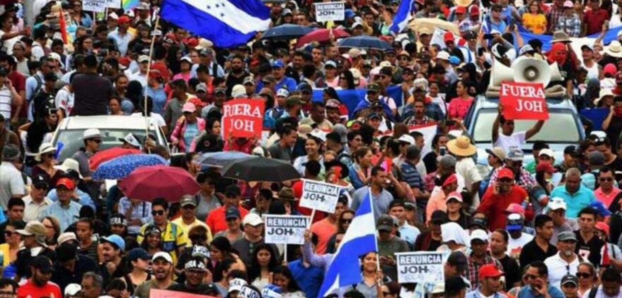 Honduras: Oposição defende renúncia do presidente