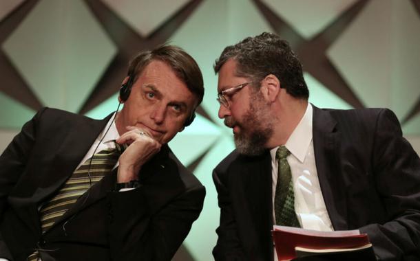 Bolsonaro e Ernesto Araújo