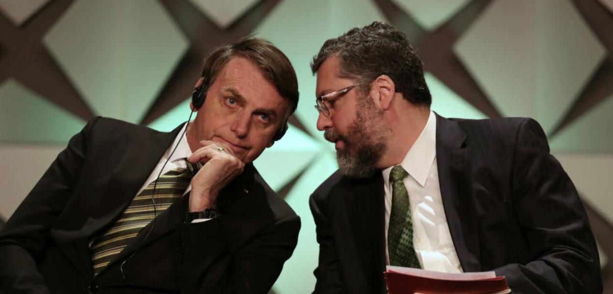 Bolsonaro e Ernesto Araújo