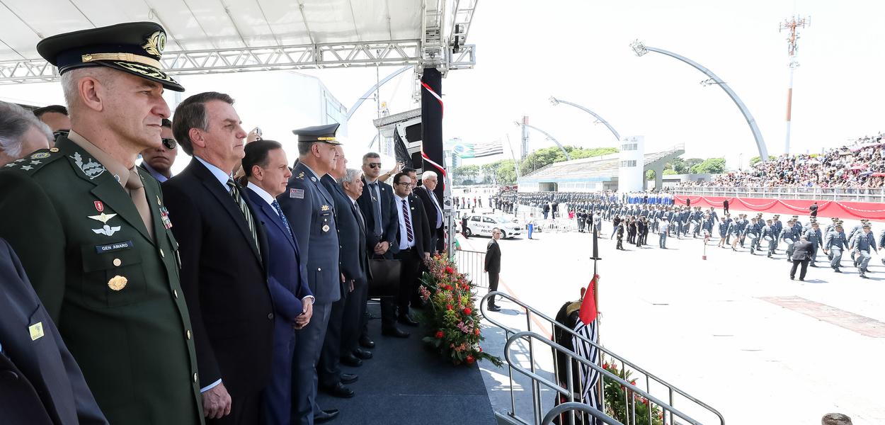 Doria e Bolsonaro participam de cerimônia da PM