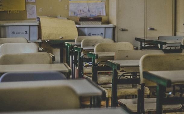 Bolsonaro veta projeto que prevê psicólogos em escolas