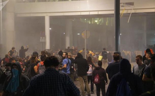 Protesto pró-Catalunha no aeroporto de El Prat, em Barcelona.