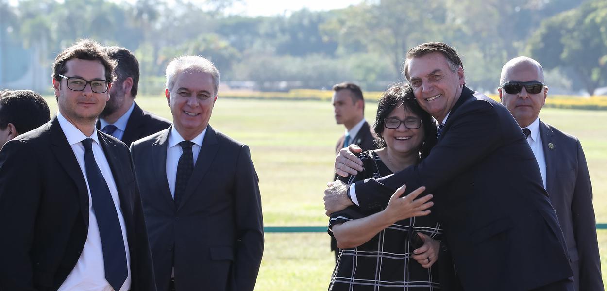 Jair Bolsonaro e Damares Alves