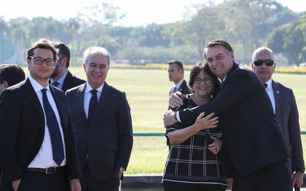 Jair Bolsonaro e Damares Alves