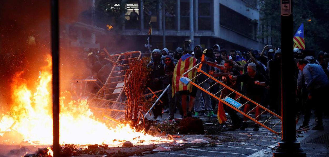 manifestantes catalães em Barcelona, ESpanha
