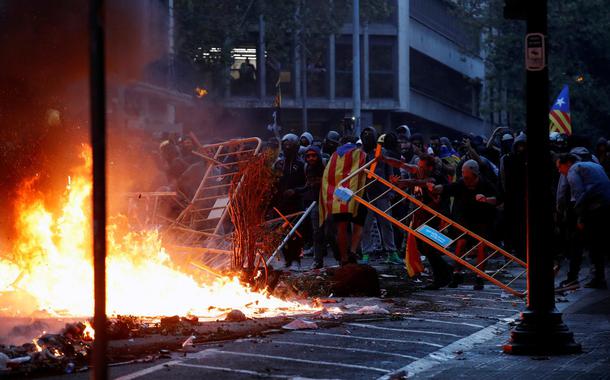 manifestantes catalães em Barcelona, ESpanha