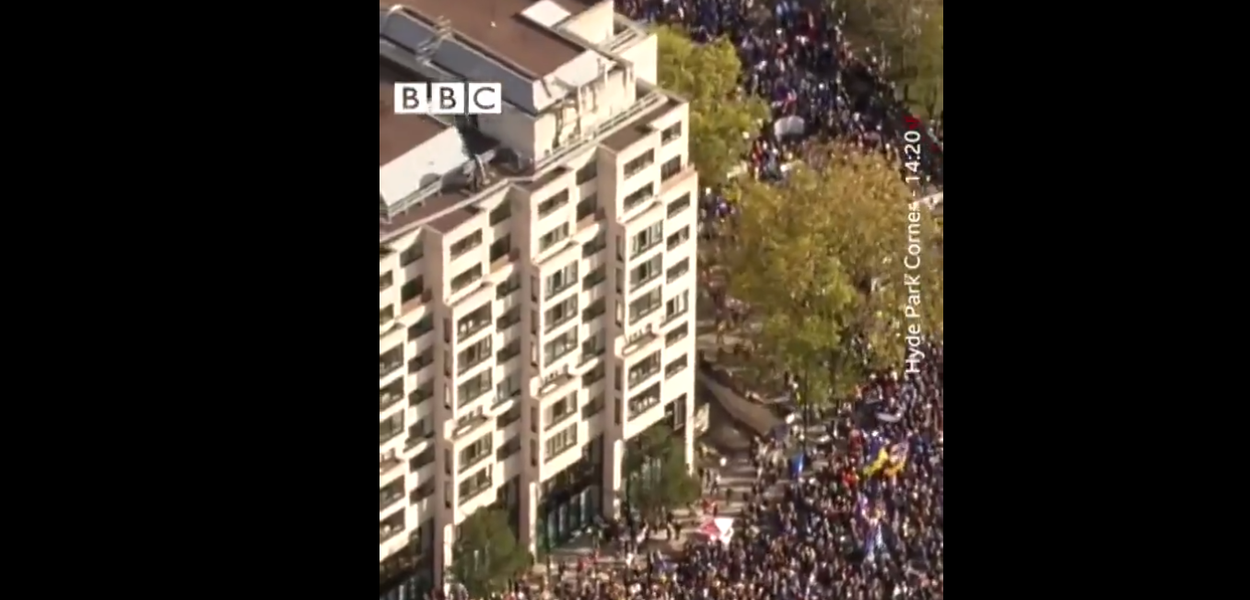 Manifestantes em Londres