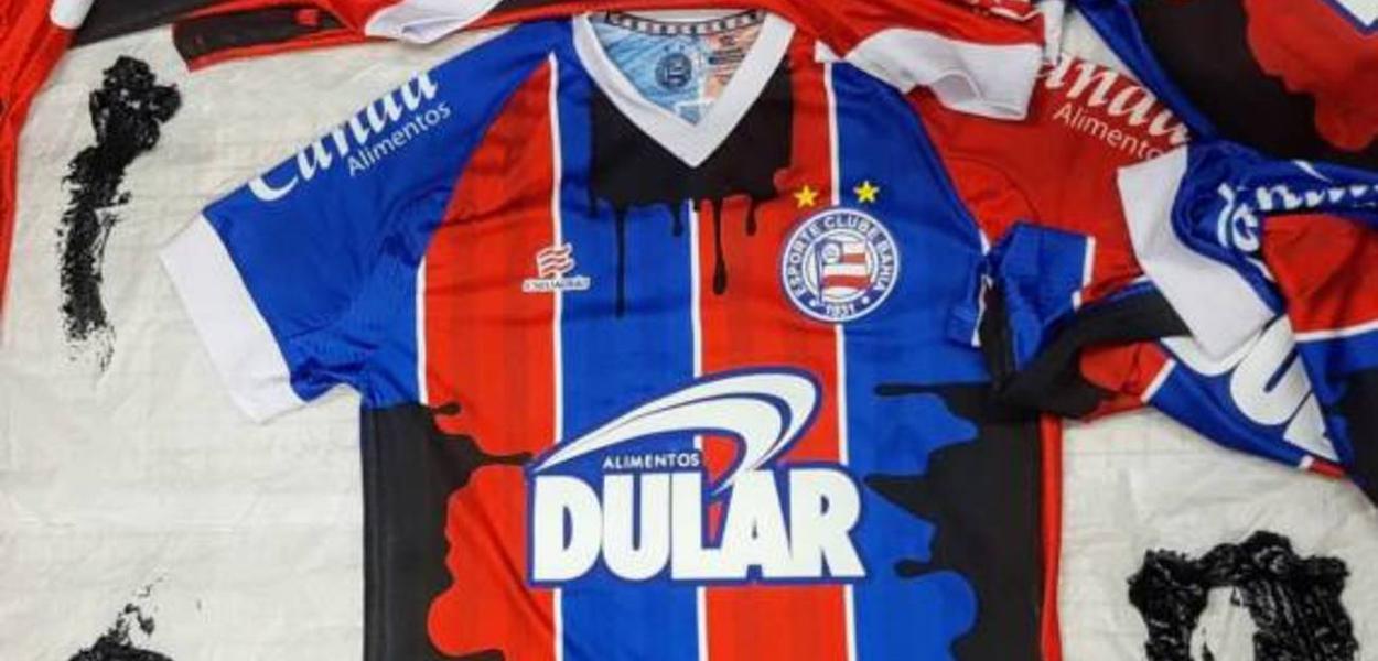 Camisa do Bahia suja de óleo (Foto: Divulgação) Camisa do Bahia suja de óleo