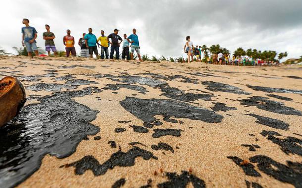 Vazamento de óleo no litoral do Nordeste