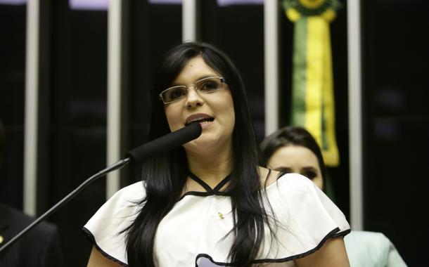 Deputada federal Professora Dayane Pimentel