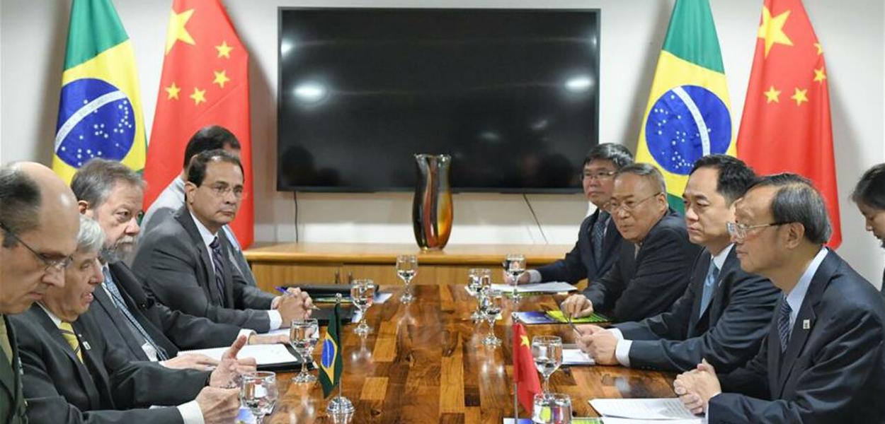 Reunião entre representantes do Brasil e da China