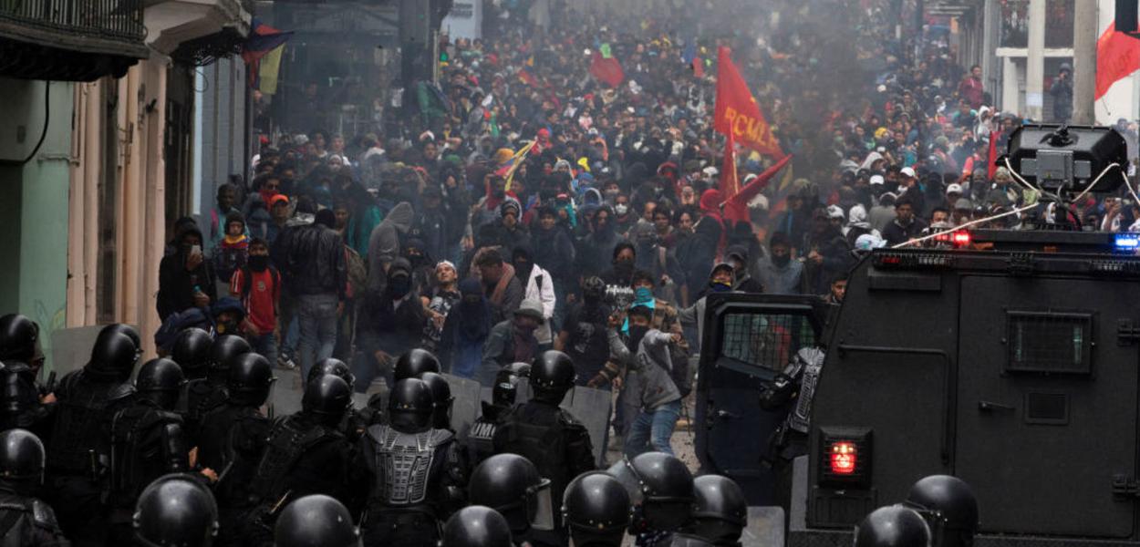 Manifestação e repressão no Equador