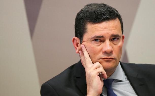 Moro quer “apagar a cena do golpe” cancelando triplex do Guarujá