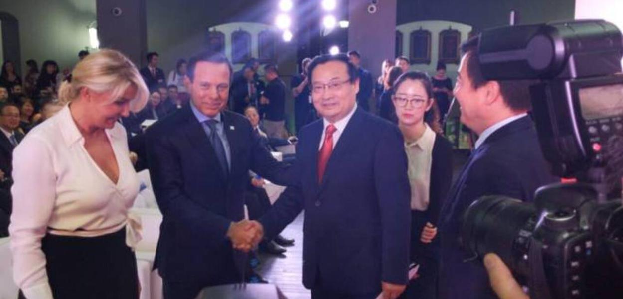 João Doria e o vice-ministro chinês Liana Yanshun