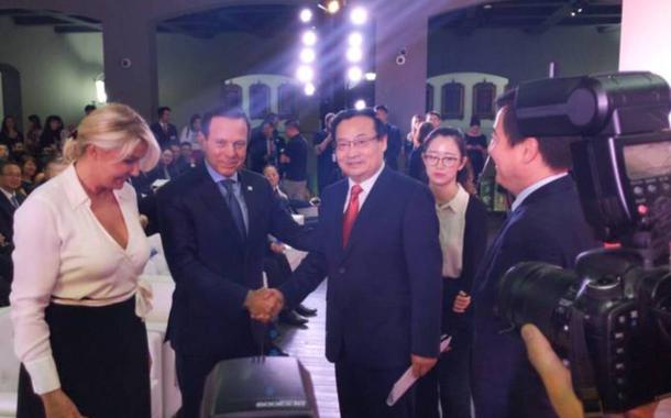 João Doria e o vice-ministro chinês Liana Yanshun