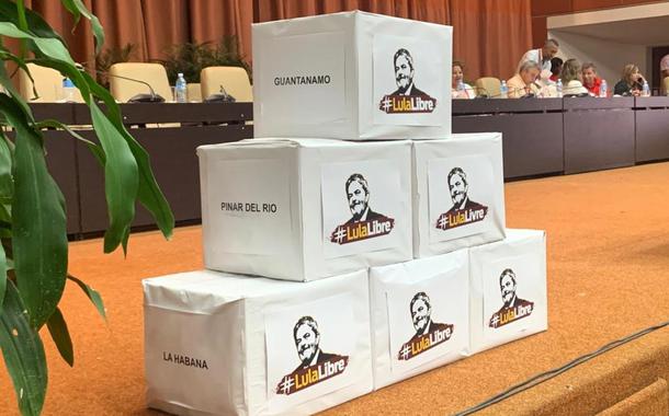 Palco do Encontro Anti-imperialista em Cuba
