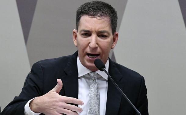 Comissão de Constituição, Justiça e Cidadania (CCJ) realiza audiência pública interativa, com a participação do jornalista responsável pelo site The Intercept Brasil, para prestar informações sobre fatos revelados pelo sítio. \r\rÀ mesa, em pronunciamento, jornalista da agência de notícias The Intercept Brasil, Glenn Greenwald.\r\rFoto: Marcos Oliveira/Agência Senado