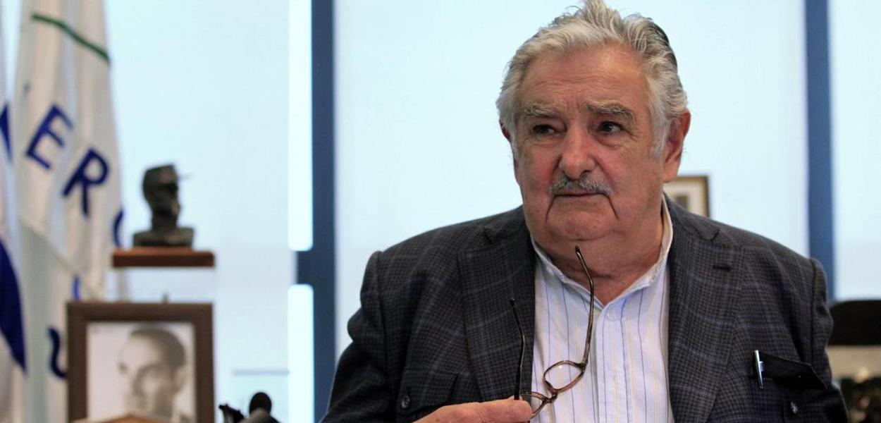 Lula homenageia Pepe Mujica em seu aniversário