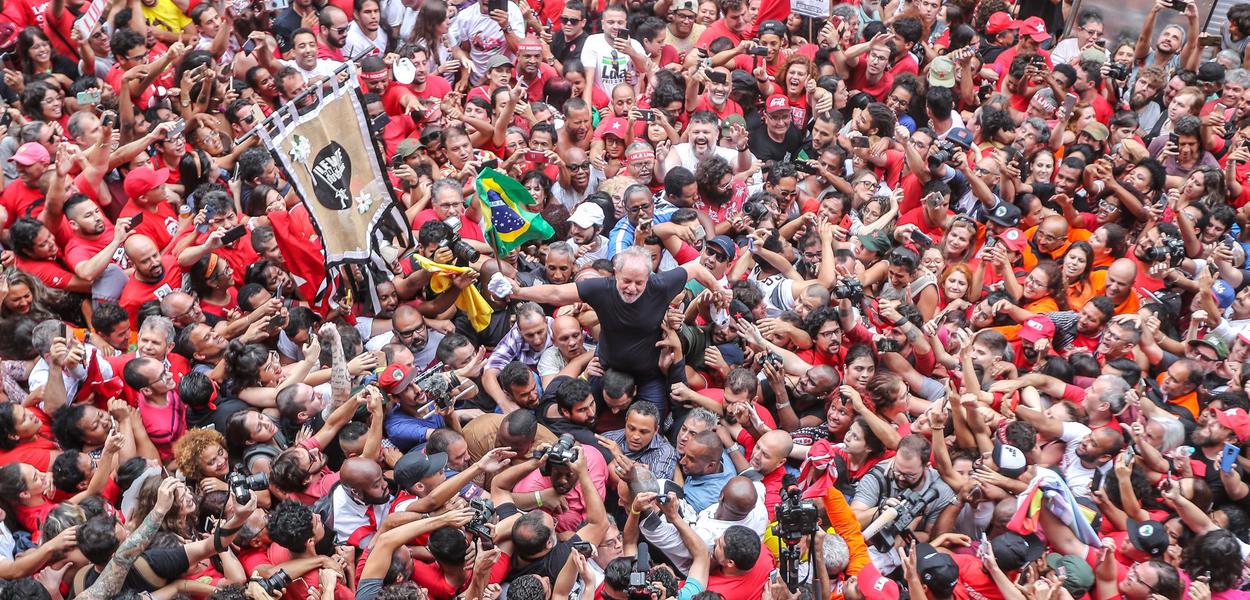 Lula na vigília em Curitiba