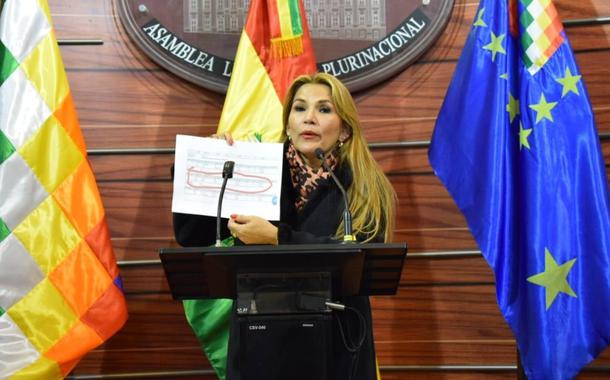 A senadora boliviana Jeanine Añez se autoproclama presidente da Bolívia