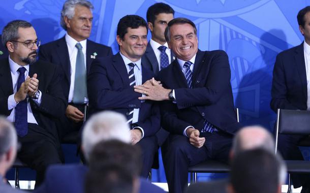 O ministro da JustiÃ§a e SeguranÃ§a PÃºblica, Sergio Moro e o  presidente Jair Bolsonaro, participam da solenidade de LanÃ§amento do Projeto em Frente Brasil