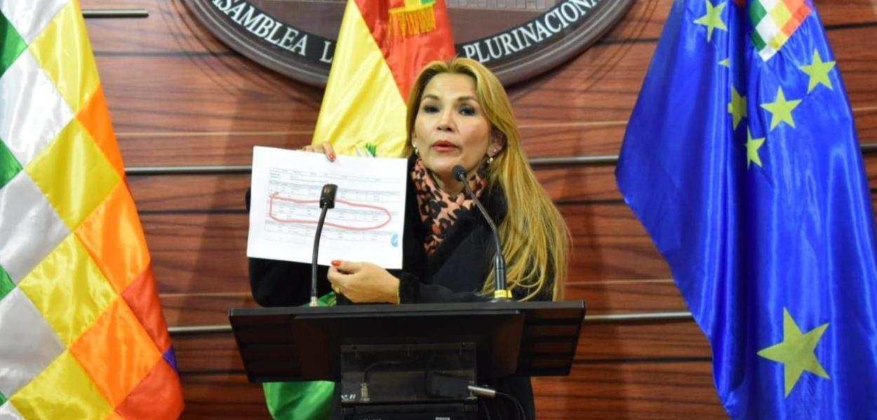 A senadora boliviana Jeanine Añez se autoproclama presidente da Bolívia