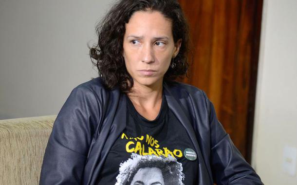 Rio de Janeiro - MÃ´nica BenÃ­cio, viÃºva da vereadora Marielle Franco, durante reuniÃ£o com o chefe de PolÃ­cia Civil, delegado Rivaldo Barbosa, sobre o andamento das investigaÃ§Ãµes da morte da parlamentar e do motorista Anderson Gomes (TÃ¢nia RÃªgo/AgÃªncia Brasil)