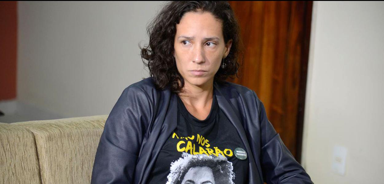 Rio de Janeiro - MÃ´nica BenÃ­cio, viÃºva da vereadora Marielle Franco, durante reuniÃ£o com o chefe de PolÃ­cia Civil, delegado Rivaldo Barbosa, sobre o andamento das investigaÃ§Ãµes da morte da parlamentar e do motorista Anderson Gomes (TÃ¢nia RÃªgo/AgÃªncia Brasil)