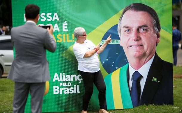 cartaz de partido Aliança pelo Brasil