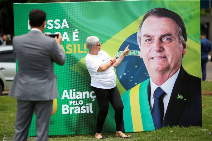 cartaz de partido Aliança pelo Brasil