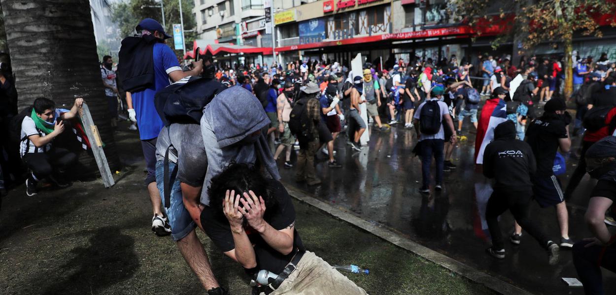Manifestações no Chile sofrem repressão da polícia